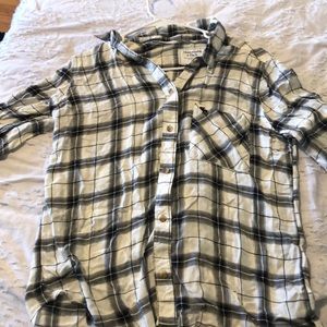Black & white women’s Abercrombie & Fitch flannel